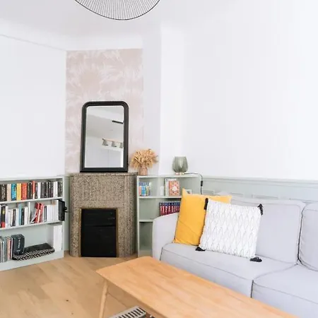 Daire Stylish & Modern 1bd For 4 In *