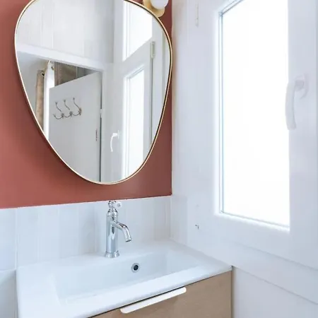 Daire Stylish & Modern 1bd For 4 In *